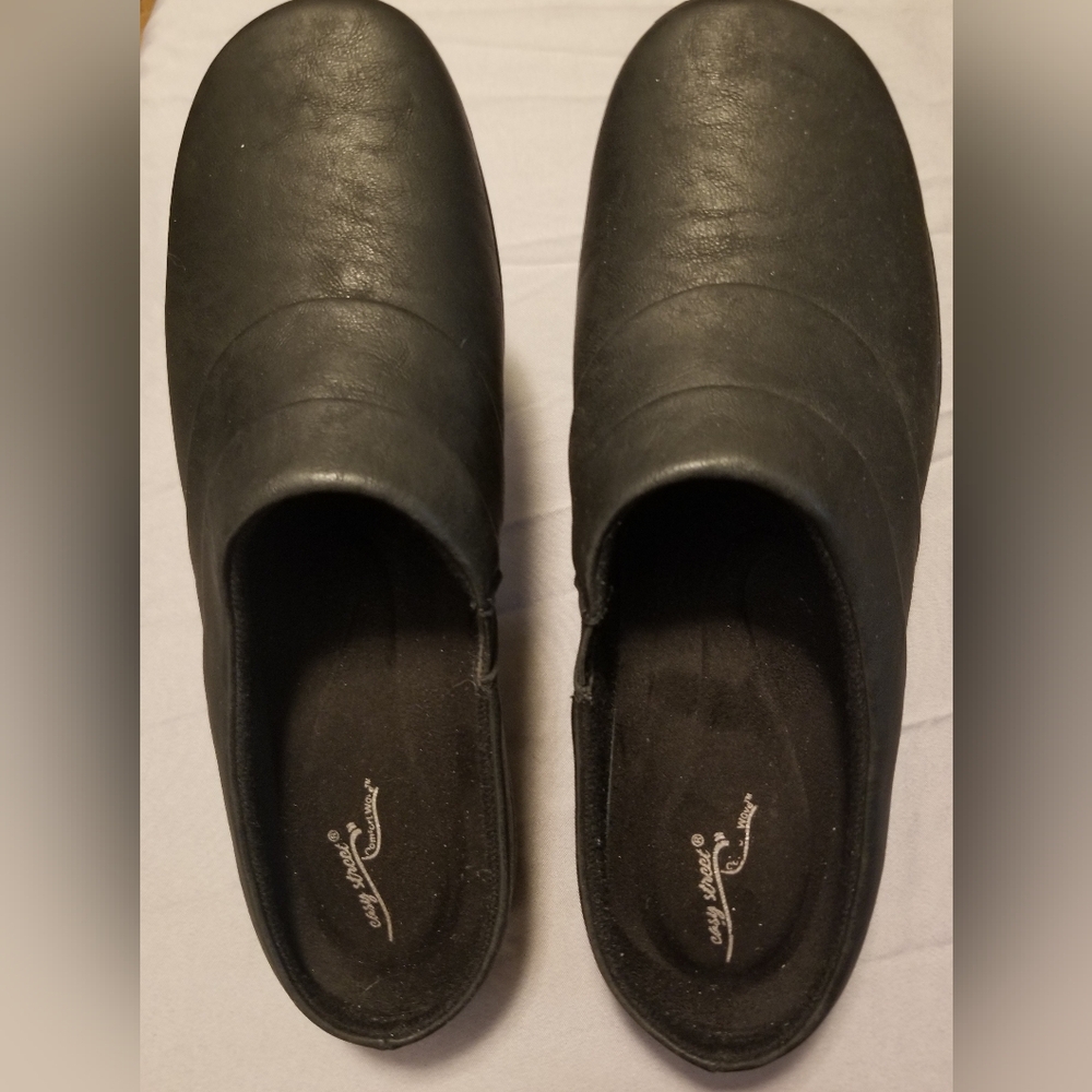 NEW! Women's Black Slip-On Easy Street Shoes